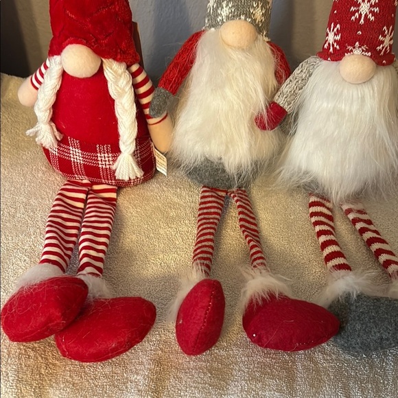 Festive Gnome Trio with Red and Gray Hats - Picture 4 of 4